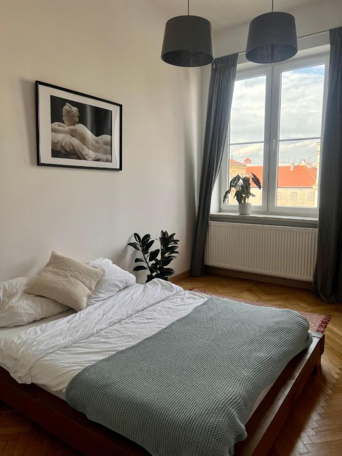 Chic Apartment In The Center Of Cracow Krakow Exterior photo